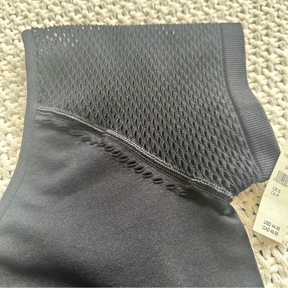 Aerie Offline NEW Black Seamless Mesh Crop Top Size Small $45 - Picture 3 of 5